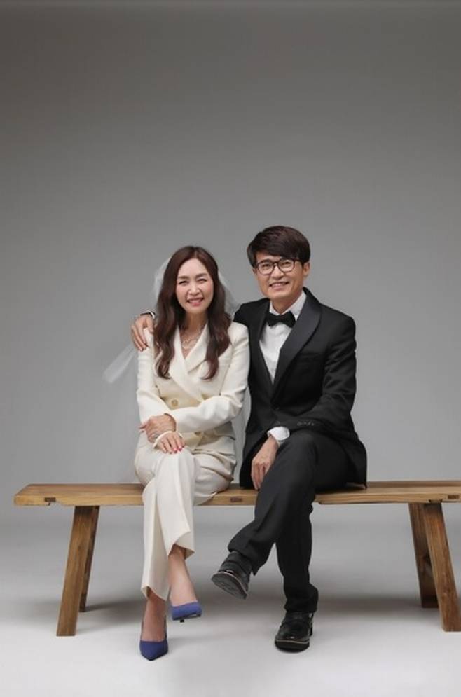 ▲ 가서 조갑경(왼쪽)과 홍서범. 제공|MBC 에브리원