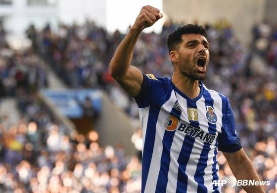 포효하는 메흐디 타레미. /AFPBBNews=뉴스1