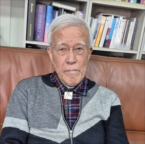 연합뉴스와 인터뷰 중인 장인순 박사 [윤근영 기자 촬영]