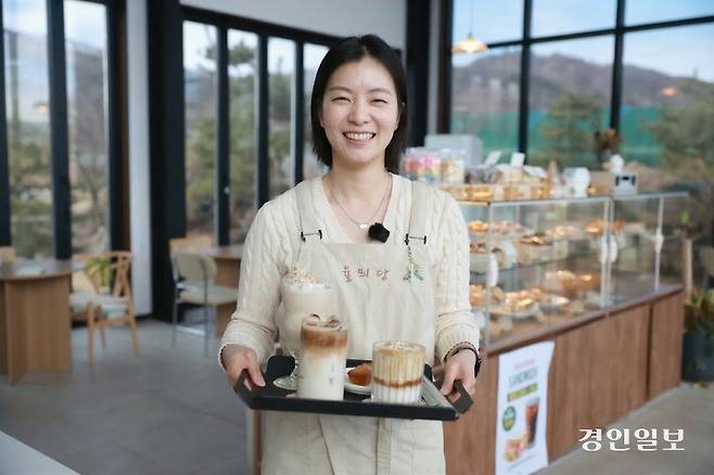 연천 율무 활용 카페 ‘율믜당’ 이혜련 대표. /김동윤PD lkjkdy02@kyeongin.com