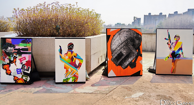 배틀그라운드를 콘셉트로 한 미술 작품도 전시됐다.