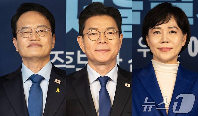また、民主党6・3地方選挙ソウル市場本慶選にパク・ジュミン・チョン・ウォン・チョン・ヒョンヒ(キ・ホスン)候補が進出した。写真は21日に開かれたソウル市場予備経選合同演説会に出席したパク・ジュミン（左から）、チョン・ウォン、チョン・ヒョンヒ候補。 2026.3.25ⓒニュース1ユ・スングァン記者