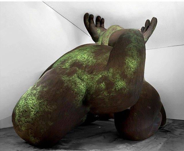 빅풋을 찾아서(Finding Bigfoot), 2021, Inflatable sculpture installation, dimensions variable. 초이앤초이 갤러리