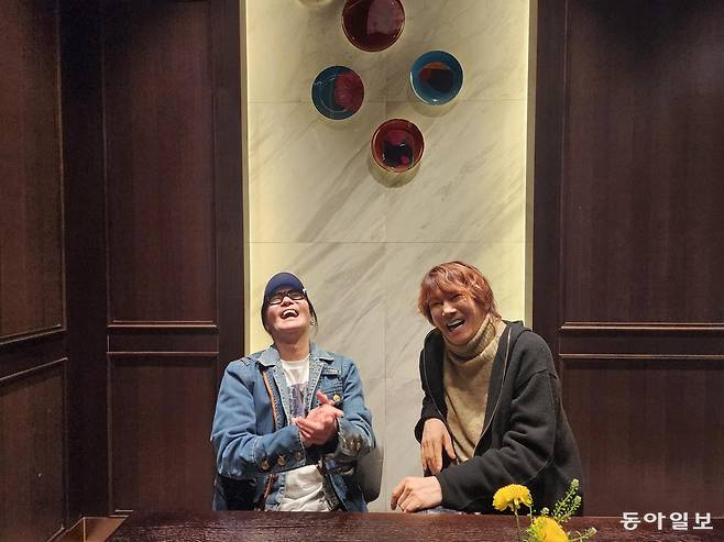 “종서 씨, 내가 대저택을 사면 월세 안 받고 방 하나 줄게. 같이 있자.” “마이클 잭슨의 네버랜드 정도 되면 좋지. 난 자연이 좋아요. 집 주변에서 새가 울어야 돼.” 발칙한 상상에 둘은 오늘도 웃는다. 유재영 기자 elegant@donga.com