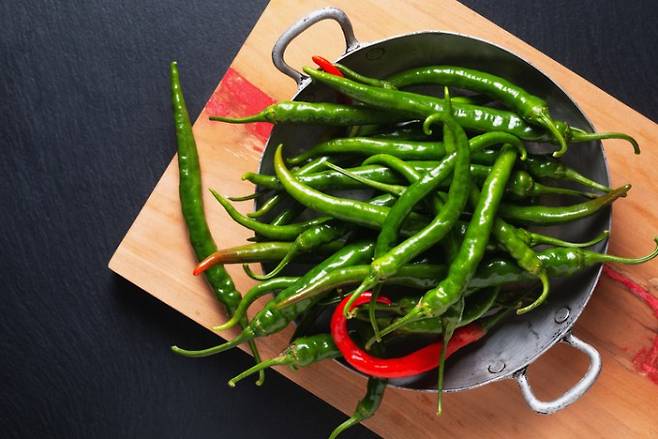 고추의 매운맛 성분 캡사이신은 흰 부분인 태좌에 많이 있다. 게티이미지뱅크 제공