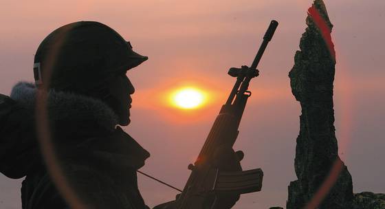 다시 군문(軍門)을 두드리는 젊은이들이 늘고 있다. [중앙포토]