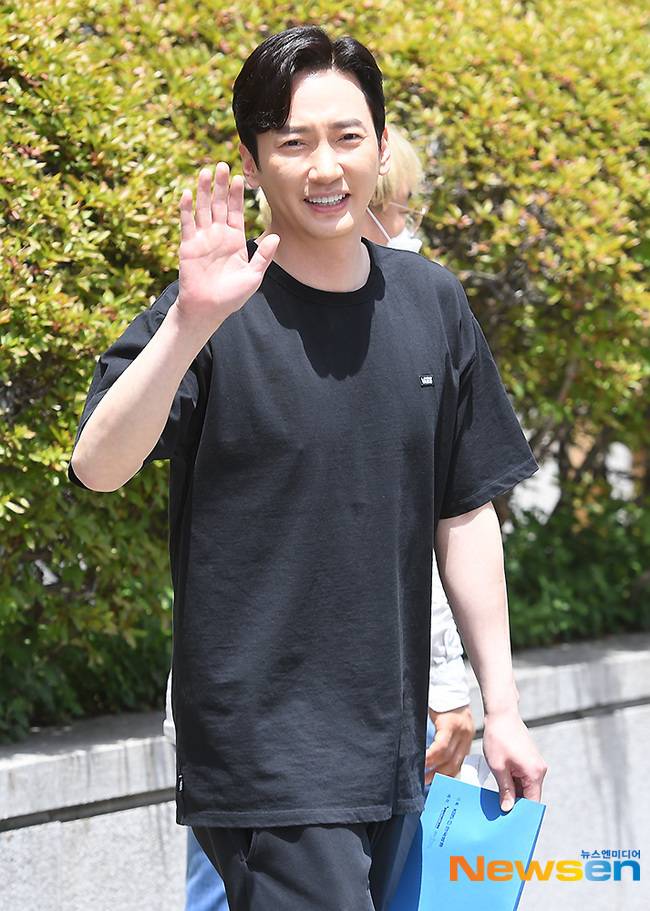 이상보, 뉴스엔DB