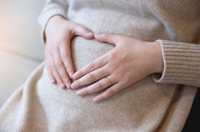 [서울=뉴시스] 남성이 금욕 기간을 길게 갖는 것보다 자주 사정하는 것이 임신 가능성을 높이는 데 더 효과적이라는 연구 결과가 나왔다. (사진=유토이미지) *재판매 및 DB 금지