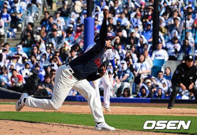 [OSEN=대구, 조은정 기자] 28일 대구삼성라이온즈파크에서 ‘2026 신한 SOL KBO 리그’ 삼성 라이온즈와 롯데 자이언츠의 개막전이 열렸다.개막전 선발 투수로 삼성은 후라도를 롯데는 로드리게스를 내세웠다.5회말 롯데 로드리게스가 역투하고 있다. 2026.03.28 /cej@osen.co.kr