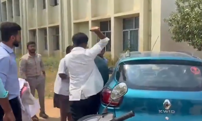 인도의 한 의과대학 교수가 강의 도중 여학생에게 공개적으로 청혼했다가 학생들에게 집단 폭행을 당하는 일이 발생했다. 엑스(옛 트위터)