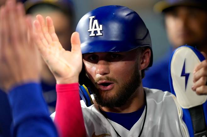 LA 다저스 내야수 알렉스 프리랜드가 28일 미국 캘리포니아주 로스앤젤레스의 다저스타디움에서 열린 2026 미국 메이저리그(MLB) 애리조나 다이아몬드백스와의 홈경기에 9번타자 겸 2루수로 선발 출전해 3타수 2안타 1타점 2득점으로 활약했다. 연합뉴스