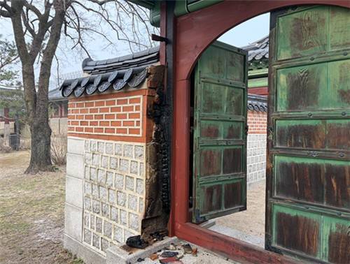 화재 피해가 발생한 경복궁 자선당 삼비문 [국가유산청 제공. 재판매 및 DB 금지