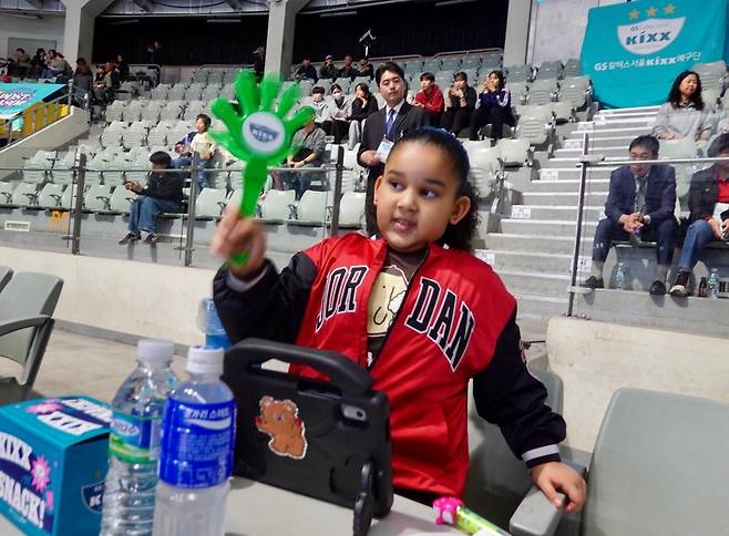 실바 응원에 나선 딸 시아나  [촬영 이동칠]