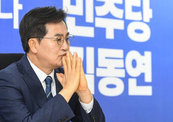 더불어민주당 김동연 경기지사 경선 후보가 기호일보와의 인터뷰에서 발언하고 있다.