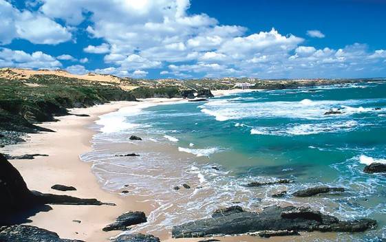 알모그레이브 해안 북에서 남으로 본 전경