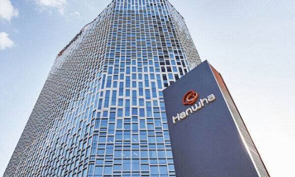 한화솔루션이 지난 26일 유상증자에 나서자 이를 두고 찬반 논란이 일고 있다. 주주들은 주주가치가 희석된다는 불만을 제기하는 반면 한화솔루션이 재무구조 개선 및 미래 경쟁력 강화를 위해 유상증자가 불가피하다는의견도 잇따른다.(한화제공)