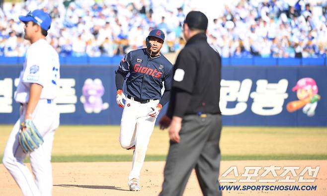 28일 대구 삼성라이온즈파크에서 열리는 삼성과 롯데의 개막전 경기. 7회 투런홈런을 날린 롯데 레이예스. 대구=송정헌 기자songs@sportschosun.com/2026.03.28/