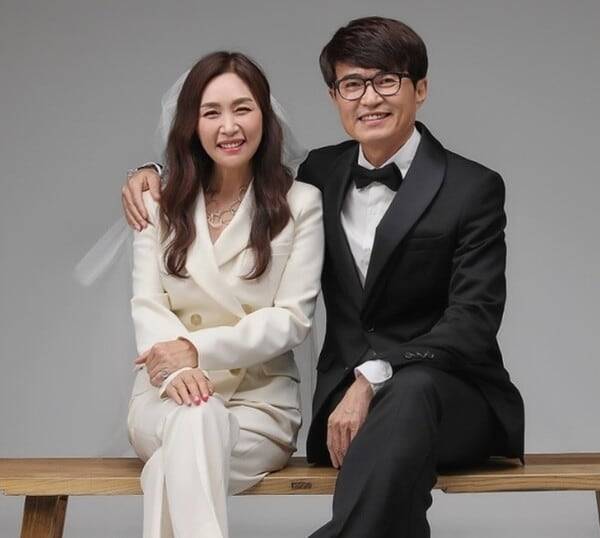 가수 조갑경(사진 왼쪽), 홍서범 부부. /MBC '다 컸는데 안 나가요' 캡처