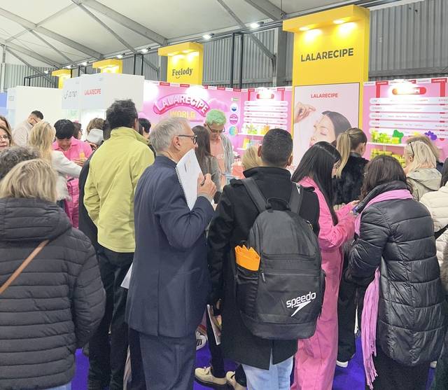 대한무역투자진흥공사(KOTRA)는 3월 26일부터 3일간 이탈리아에서 열린 '볼로냐 코스모프로프 뷰티 전시회(Cosmoprof Bologna)'에서 통합 한국관을 운영했다. K 인디 브랜드 샘플 쇼케이스관 전경. [코트라 제공]