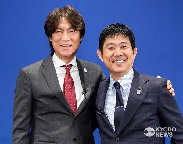 홍명보 남자 축구대표팀 감독(왼쪽), 모리야스 하지메 일본 감독. 일본 '교도통신' 제공