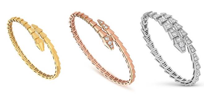 왼쪽부터 세르펜티 바이퍼 브레이슬릿 옐로 골드 버전, 로즈 골드 버전, 화이트 골드 버전. 세 브레이슬릿 모두 불가리의 베스트셀링 모델이다. 사진 불가리