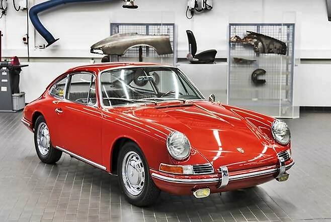 ‘포르쉐=911’ 등식을 성립한 오리지널 911 [사진출처=포르쉐]