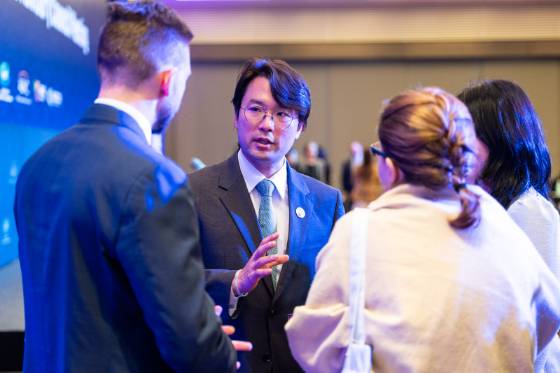 이규호 코오롱그룹 부회장이 지난해 경주에서 개최된 APEC 행사에서 기업인자문위원회(ABAC) 의장 자격으로 회의를 주재하고 있다. /사진=코오롱그룹