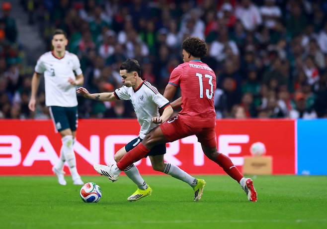 한국 축구대표팀의 월드컵 조예선 두 번째 상대인 홈팀 멕시코가 포르투갈과의 평가전에서 무승부를 거뒀다. /로이터=뉴스1