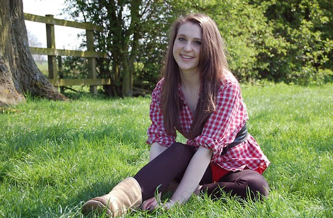 2016년 당시 군인이었던 남자친구 트리만 딜론에게 살해 당한 영국 여성 앨리스 러글스