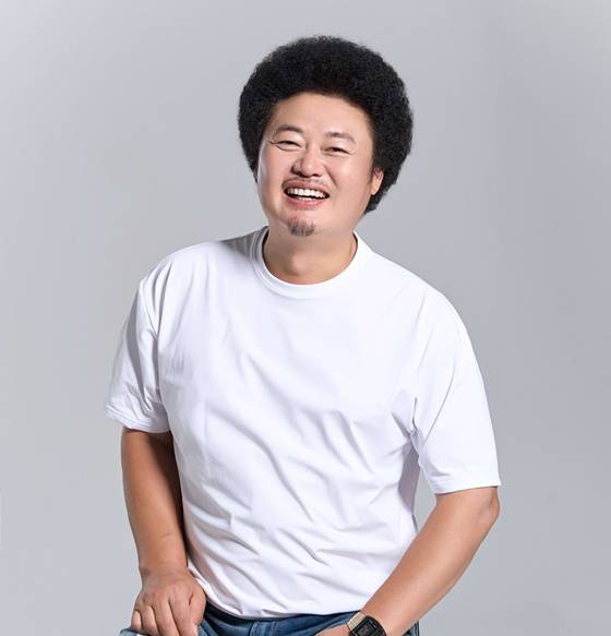 윤택 /사진제공=디씨엘이엔티