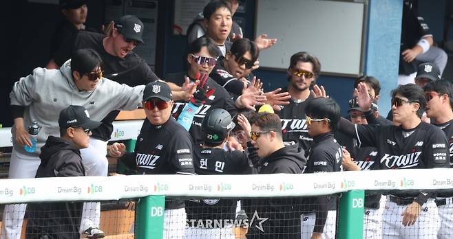 [B하인드★] 국대 클로저 박영현 개막 2연전 매조지! 34구 이어 14구, 이 참에 선발 전환?