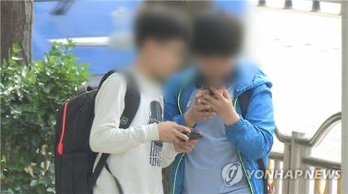 어린이 스마트폰 사용 [연합뉴스TV 캡처]