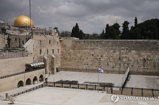 텅빈 예루살렘 통곡의 병 광장 [AP=연합뉴스. 재판매 및 DB 금지]