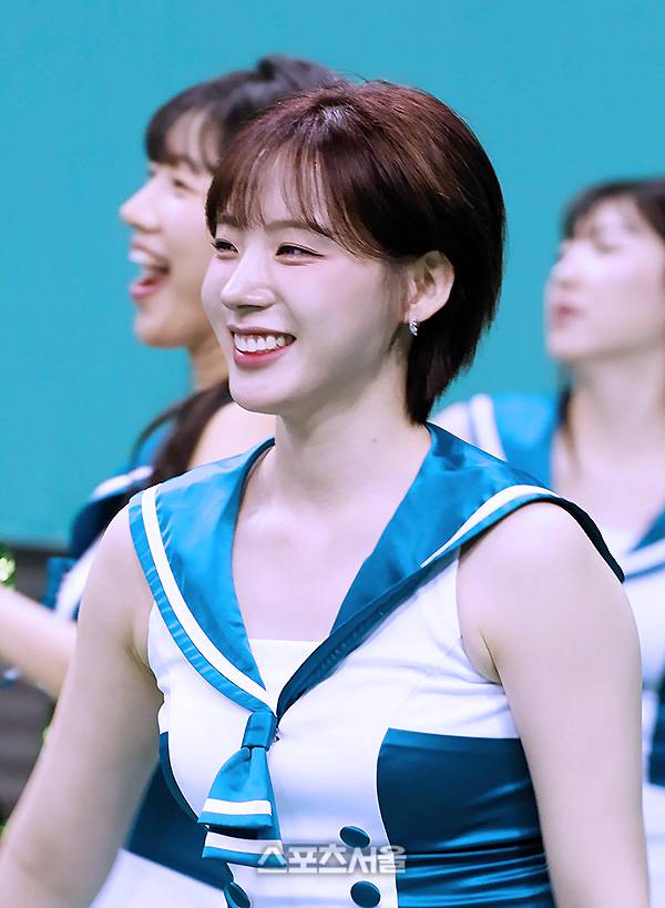 ‘표정 극과 극’ 하지원 치어리더, 대체 무슨 일이?
