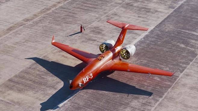 하이브리드 전력 시스템을 적용한 소형 군사형 드론. 중국중앙텔레비전 군사 채널 갈무리.