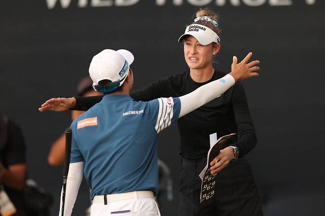 &nbsp;김효주-넬리 코르다. AFP=연합뉴스