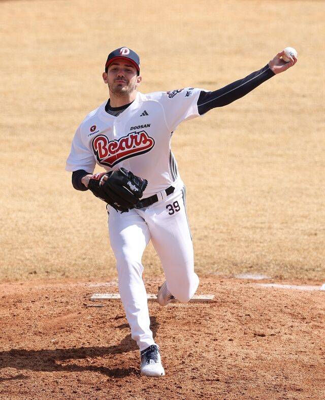 13일 시범경기 키움전에서의 잭로그./두산 베어스