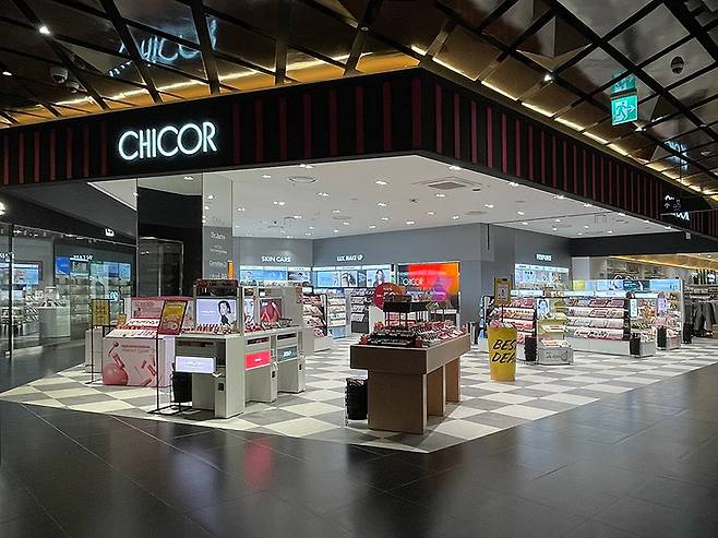 시코르 AK수원점 매장 전경 사진 [신세계백화점 제공]