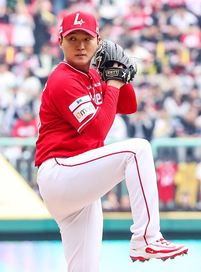 SSG 김건우가 29일 인천 KIA전에서 선발 등판해 투구하고 있다. SSG랜더스 제공