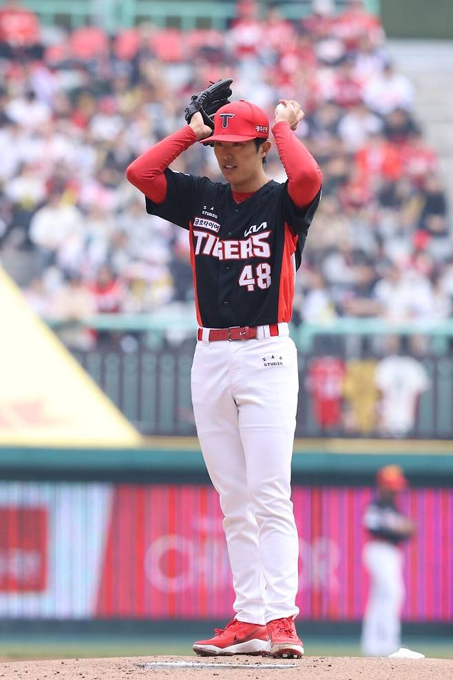 ▲ 이의리는 이날 자신의 장점인 빠른 공을 보여줬지만, 전반적인 경기 내용과 결과는 보완점을 남겼다 ⓒKIA타이거즈