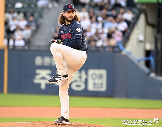 대만프로야구 푸방 가디언즈에서 새출발을 알린 전 롯데 자이언츠 애런 윌커슨과 전 한화 이글스 루이스 리베라토가 나란히 소속팀의 2026시즌 첫 승을 이끌었다. 엑스포츠뉴스 DB