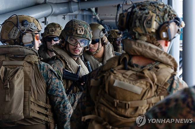 27일 중동 배치된 미군 트리폴리함 병력 [AP=연합뉴스 자료사진]