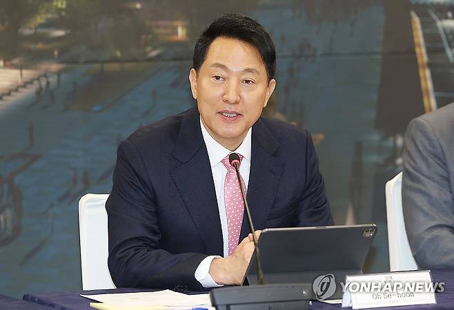 모두발언하는 오세훈 서울시장 (서울=연합뉴스) 김성민 기자 = 오세훈 서울시장이 30일 서울 중구 서울시청에서 열린 감사의 정원 석재기증국 주한외교단 초청 간담회에서 모두발언을 하고 있다. 2026.3.30 ksm7976@yna.co.kr