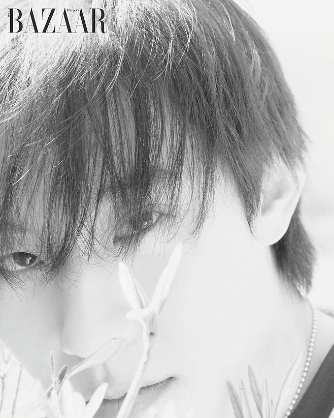 배우 김성철, '하퍼스 바자' 4월 호 공개 <사진 제공 : 하퍼스 바자 코리아(Harper’s BAZAAR)>