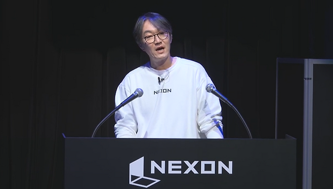 이정헌 넥슨 대표가 31일 일본 도쿄에서 열린 CMB에서 발표하고 있다.(사진=넥슨 CMB 캡쳐)