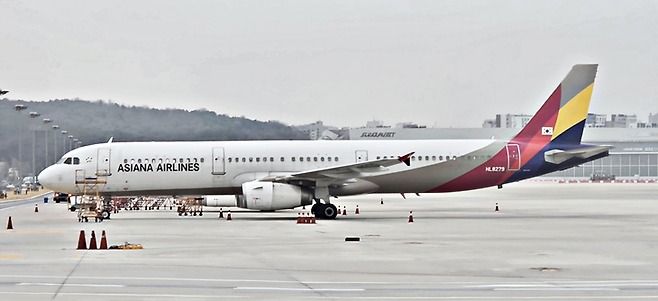 ▲김포국제공항에 주기된 아시아나항공 여객기. 사진-박규빈 기자