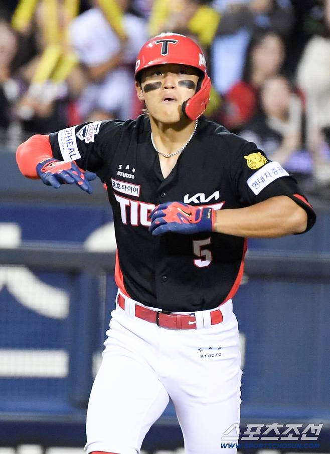 31일 잠실구장에서 열린 LG와 KIA의 경기. 2회초 2사 2루 KIA 김도영이 투런포를 날린 뒤 환호하고 있다. 잠실=박재만 기자 pjm@sportschosun.com/2026.03.31/