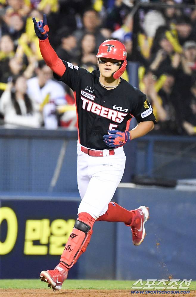 31일 잠실구장에서 열린 LG와 KIA의 경기. 2회초 2사 2루 KIA 김도영이 투런포를 날린 뒤 환호하고 있다. 잠실=박재만 기자 pjm@sportschosun.com/2026.03.31/