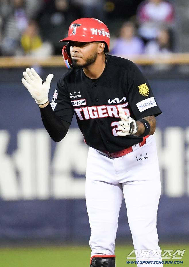 31일 잠실구장에서 열린 LG와 KIA의 경기. 2회초 2사 1,3루 KIA 카스트로가 안타를 날린 뒤 환호하고 있다. 잠실=박재만 기자 pjm@sportschosun.com/2026.03.31/