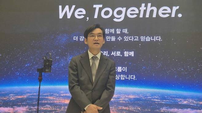 황상연 한미약품 신임 대표가 31일 서울 송파구 한미약품 본사에서 개최된 주주총회 직후 취재진과 질의응답하고 있다. 박정연 기자